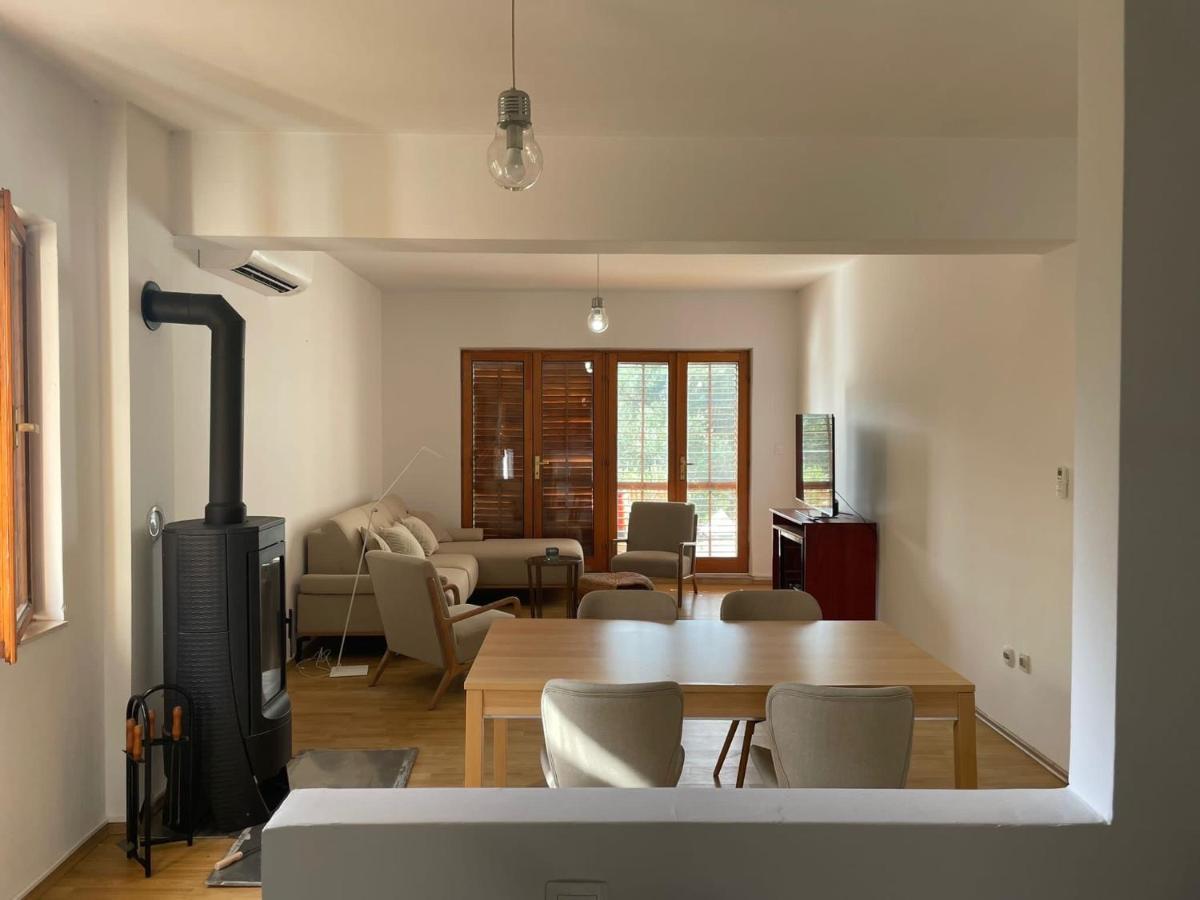 Six Bedroom Holiday Home Matea Ploce  Zewnętrze zdjęcie