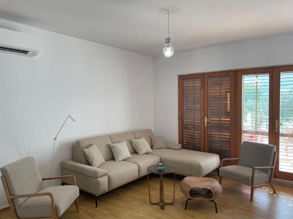 Six Bedroom Holiday Home Matea Ploce  Zewnętrze zdjęcie