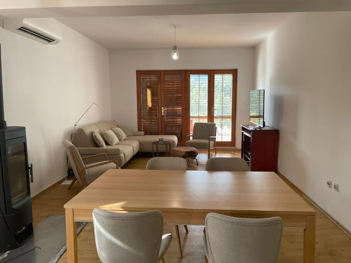 Six Bedroom Holiday Home Matea Ploce  Zewnętrze zdjęcie