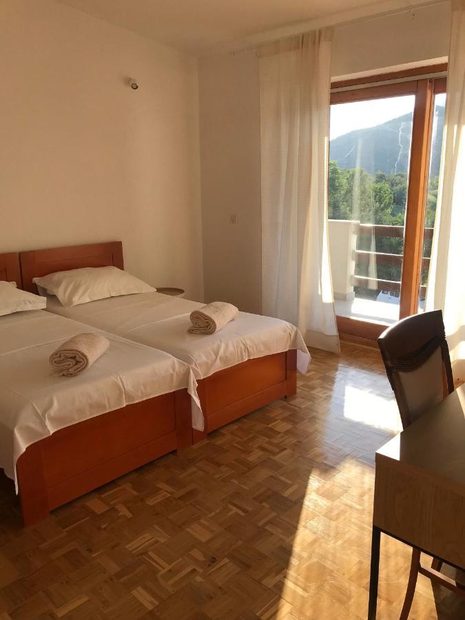 Six Bedroom Holiday Home Matea Ploce  Zewnętrze zdjęcie