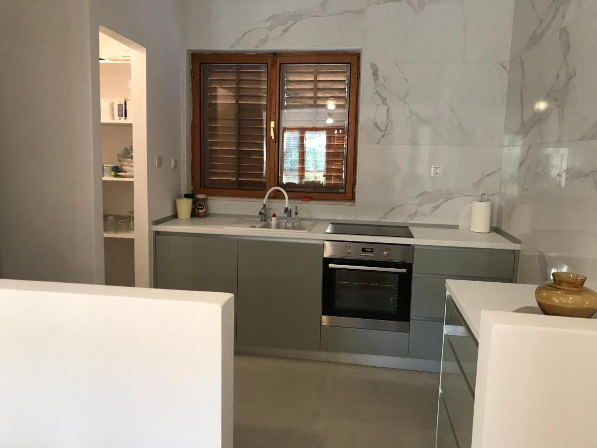 Six Bedroom Holiday Home Matea Ploce  Zewnętrze zdjęcie